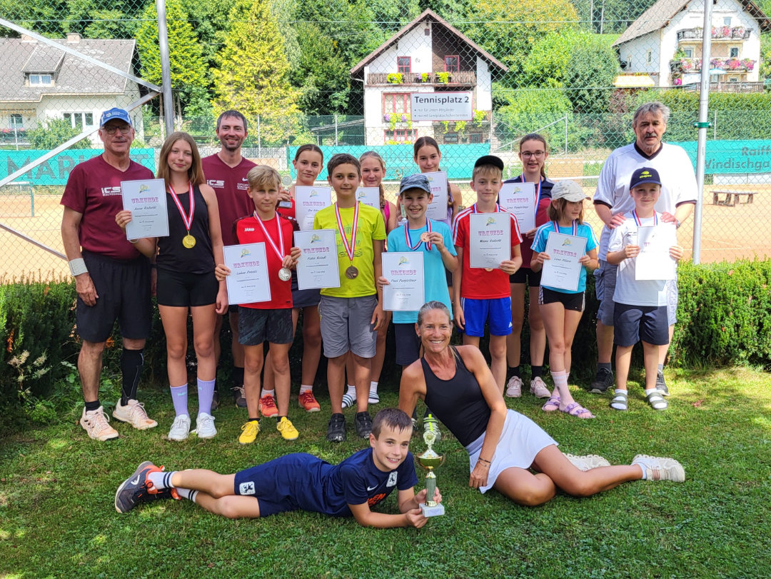 Gruppenfoto der Teilnehmer an der Tenniswoche 2026